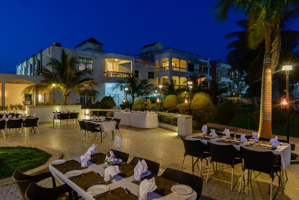 Quality Inn Palms Gāndhīdhām Dış mekan fotoğraf