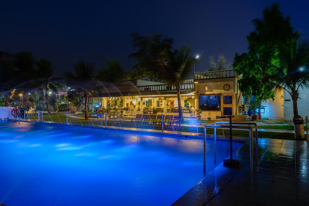 Quality Inn Palms Gāndhīdhām Dış mekan fotoğraf